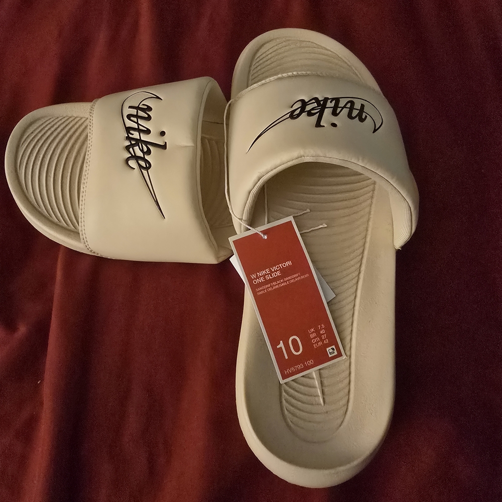 Nike Cream Slide Sandals - Picture 2 of 4
